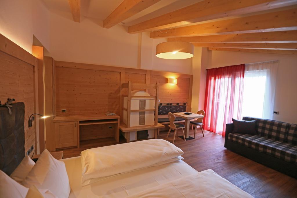 Hotel Astoria Canazei Esterno foto